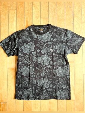 10.Deep Black Charcoal Floral Short Sleeve Crew T-Shirt Size Large